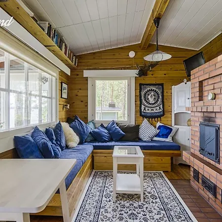 Lake Cottage-the Pearl Of Alvajarvi Holiday home